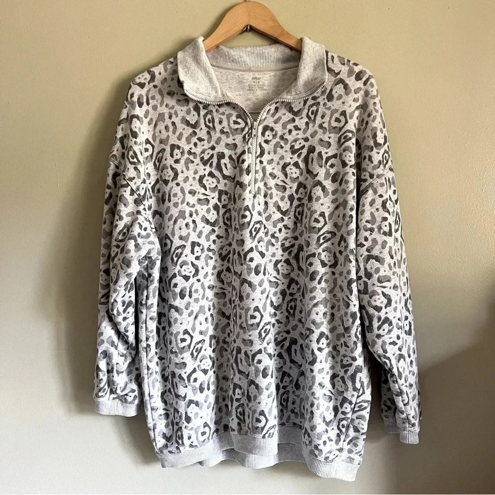 Aerie Good Vibes Oversized 1/4 Zip Grey Leopard Print Sweatshirt Size Medium - Picture 2 of 7